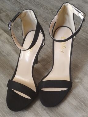 ElElax Nude black Clear Heels